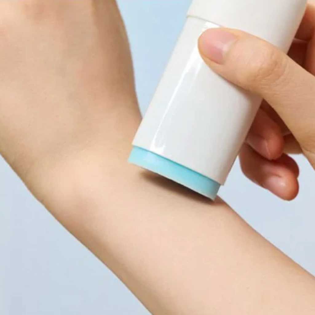 CENTELLA HYALU- CICA SILKY- FIT SUN STICK